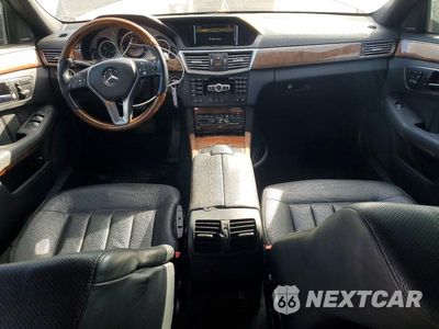 Zdjęcie 8 z 12 samochodu: 2012 MERCEDES-BENZ E 550 4MATIC VIN:WDDHF9BB4CA614896 - miniatura