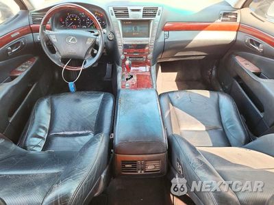 Zdjęcie 8 z 13 samochodu: 2008 LEXUS LS 460 VIN:JTHBL46FX85083856 - miniatura