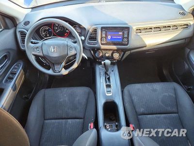 Zdjęcie 8 z 13 samochodu: 2018 HONDA HR-V LX VIN:3CZRU6H30JG722945 - miniatura