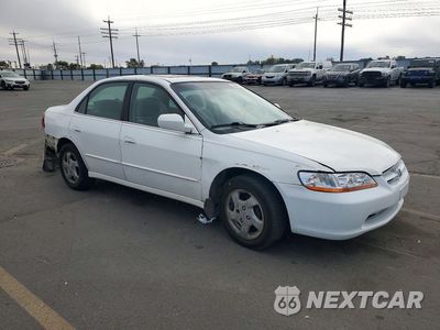 Czwarte zdjęcie samochodu z boku: 2000 HONDA ACCORD EX VIN:1HGCG6679YA130723 - miniatura