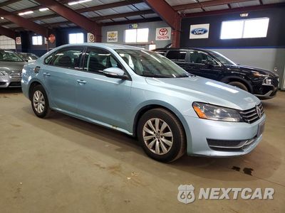 Czwarte zdjęcie samochodu z boku: 2012 VOLKSWAGEN PASSAT S VIN:1VWAP7A30CC014997 - miniatura