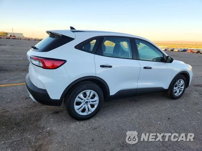 Trzecie zdjęcie samochodu z tyłu: 2021 FORD ESCAPE S VIN:1FMCU0F66MUA19966 - miniatura