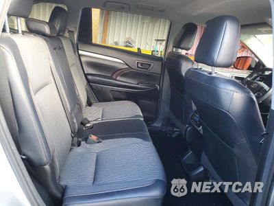 Zdjęcie 10 z 12 samochodu: 2018 TOYOTA HIGHLANDER LE PLUS VIN:5TDBZRFH1JS828458 - miniatura