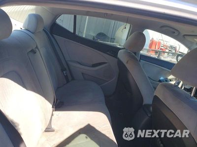Zdjęcie 10 z 12 samochodu: 2011 KIA OPTIMA LX VIN:KNAGM4A78B5085209 - miniatura