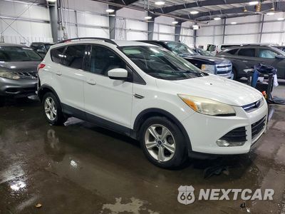 Czwarte zdjęcie samochodu z boku: 2015 FORD ESCAPE SE VIN:1FMCU0GX4FUB88958 - miniatura