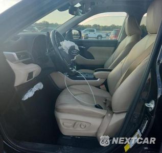 Zdjęcie 7 z 14 samochodu: 2021 TOYOTA HIGHLANDER HYBRID XLE VIN:5TDHARAHXMS012023 - miniatura