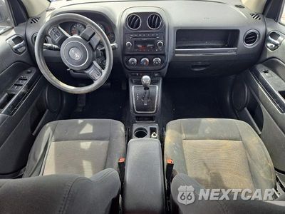Zdjęcie 8 z 12 samochodu: 2011 JEEP COMPASS SPORT VIN:1J4NF1FB2BD154962 - miniatura