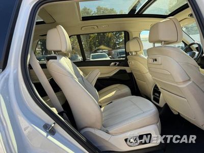 Zdjęcie 11 z 14 samochodu: 2020 BMW X7 XDRIVE40I VIN:5UXCW2C07L9B32645 - miniatura