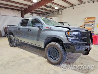 Czwarte zdjęcie samochodu z boku: 2019 CHEVROLET SILVERADO K1500 LT TRAIL BOSS VIN:1GCPYFED6KZ328625 - miniatura