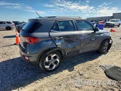 Trzecie zdjęcie samochodu z tyłu: 2025 HYUNDAI VENUE SEL VIN:KMHRC8A37SU376014 - miniatura