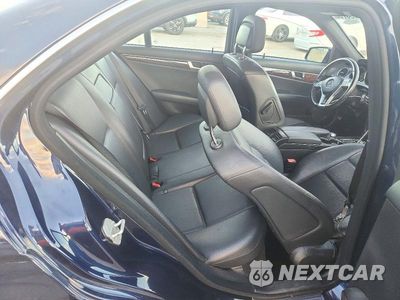 Zdjęcie 10 z 13 samochodu: 2012 MERCEDES-BENZ C 300 4MATIC VIN:WDDGF8BB7CR197846 - miniatura
