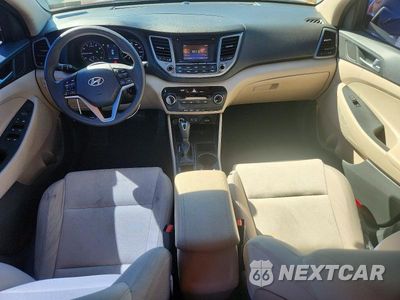 Zdjęcie 8 z 13 samochodu: 2017 HYUNDAI TUCSON SE VIN:KM8J33A49HU414313 - miniatura