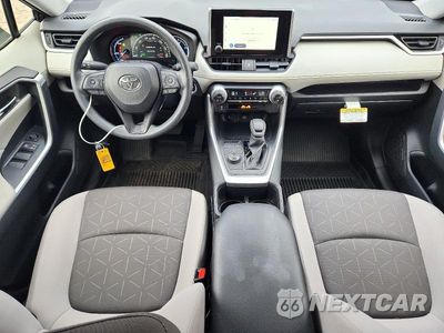Zdjęcie 8 z 13 samochodu: 2025 TOYOTA RAV4 HYBRID XLE VIN:JTMRWRFV1SJ087854 - miniatura