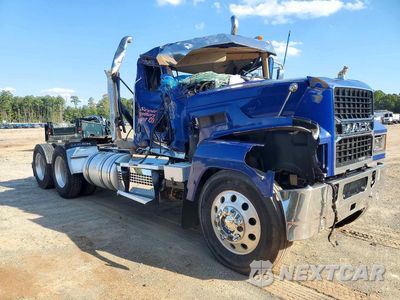 Czwarte zdjęcie samochodu z boku: 2023 MACK PINNACLE SEMI TRUCK VIN:1M1PN4GYXPM011917 - miniatura