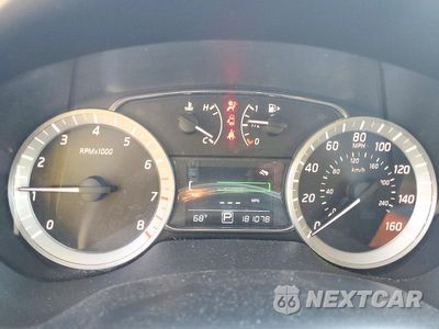 Zdjęcie 9 z 12 samochodu: 2014 NISSAN SENTRA SR VIN:3N1AB7AP7EL642120 - miniatura