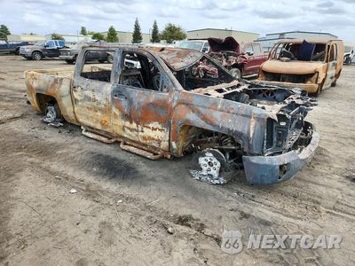 Czwarte zdjęcie samochodu z boku: 2018 CHEVROLET SILVERADO K1500 LTZ VIN:3GCUKSEJ7JG322494 - miniatura