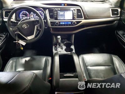 Zdjęcie 8 z 13 samochodu: 2016 TOYOTA HIGHLANDER XLE VIN:5TDJKRFHXGS312155 - miniatura