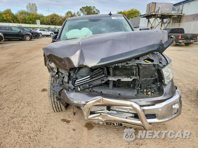 Piąte zdjęcie samochodu w środku: 2016 RAM 1500 SLT VIN:3C6RR7LT7GG232989 - miniatura