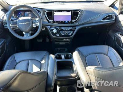 Zdjęcie 8 z 10 samochodu: 2025 CHRYSLER PACIFICA HYBRID SELECT VIN:2C4RC1S70SR572967 - miniatura