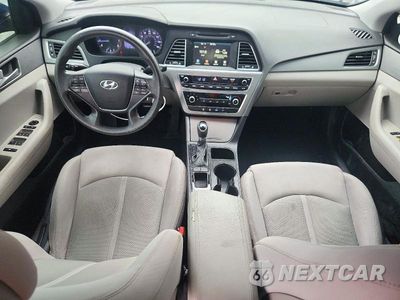 Zdjęcie 8 z 12 samochodu: 2016 HYUNDAI SONATA SE VIN:5NPE24AF2GH320508 - miniatura