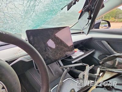 Zdjęcie 9 z 12 samochodu: 2023 TESLA MODEL 3 VIN:5YJ3E1EA8PF704304 - miniatura