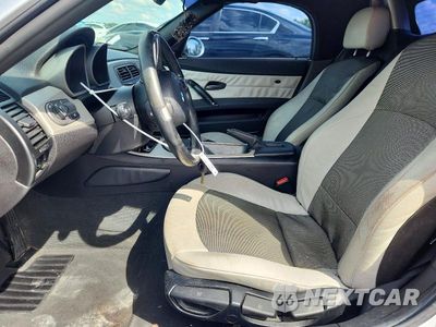 Zdjęcie 7 z 13 samochodu: 2004 BMW Z4 2.5 VIN:4USBT33534LS52350 - miniatura