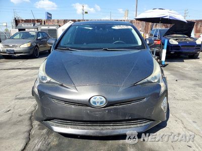 Piąte zdjęcie samochodu w środku: 2016 TOYOTA PRIUS FOUR TOURING VIN:JTDKARFU0G3002330 - miniatura