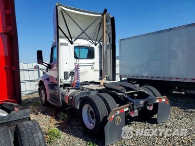 Drugie zdjęcie samochodu z przodu: 2018 PETERBILT 579 SEMI TRUCK VIN:1XPBA48X9JD478179 - miniatura