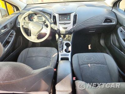 Zdjęcie 8 z 12 samochodu: 2017 CHEVROLET CRUZE LS VIN:1G1BC5SM6H7167374 - miniatura