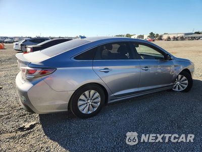 Trzecie zdjęcie samochodu z tyłu: 2016 HYUNDAI SONATA HYBRID SE VIN:KMHE24L19GA013938 - miniatura