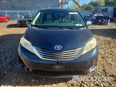 Piąte zdjęcie samochodu w środku: 2011 TOYOTA SIENNA VIN:5TDYK3DC0BS167137 - miniatura