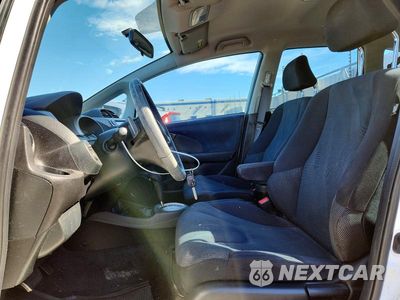 Zdjęcie 7 z 12 samochodu: 2010 HONDA FIT SPORT VIN:JHMGE8H44AC030431 - miniatura