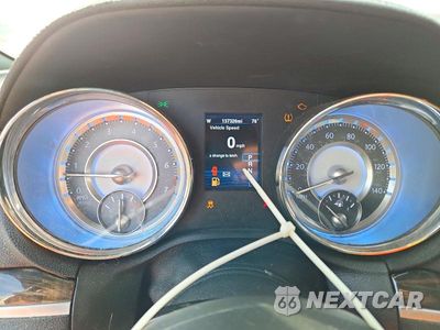 Zdjęcie 9 z 12 samochodu: 2014 CHRYSLER 300C VIN:2C3CCAKG1EH157936 - miniatura