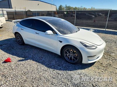 Czwarte zdjęcie samochodu z boku: 2022 TESLA MDL 3 VIN:5YJ3E1EB1NF205558 - miniatura