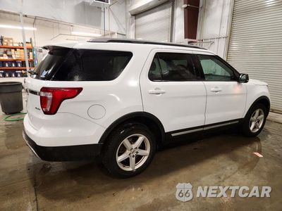 Trzecie zdjęcie samochodu z tyłu: 2017 FORD EXPLORER XLT VIN:1FM5K8D84HGE26531 - miniatura