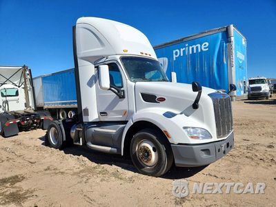 Czwarte zdjęcie samochodu z boku: 2019 PETERBILT 579 SEMI TRUCK VIN:1XPBA48XXKD478614 - miniatura