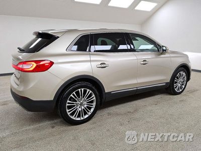Trzecie zdjęcie samochodu z tyłu: 2017 LINCOLN MKX RESERVE VIN:2LMPJ8LR3HBL24459 - miniatura