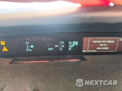 Zdjęcie 9 z 13 samochodu: 2015 TOYOTA PRIUS TWO VIN:JTDKN3DU1F1876331 - miniatura