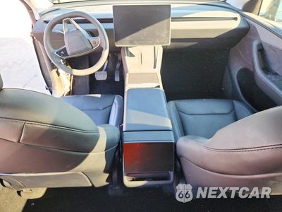 Zdjęcie 8 z 13 samochodu: 2026 TESLA MODEL Y VIN:7SAYGDEE4TA591224 - miniatura