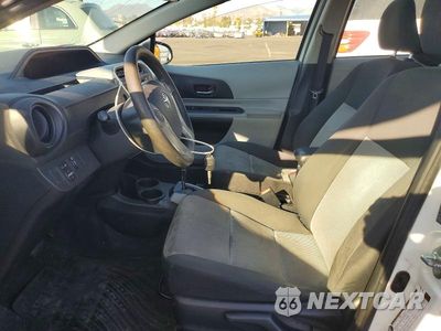 Zdjęcie 7 z 12 samochodu: 2012 TOYOTA PRIUS C TWO VIN:JTDKDTB37C1015681 - miniatura