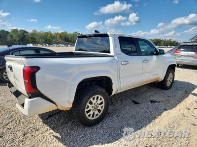 Trzecie zdjęcie samochodu z tyłu: 2025 TOYOTA TACOMA SR5 VIN:3TMKB5FN5SM026435 - miniatura