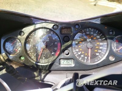 Zdjęcie 7 z 9 samochodu: 2000 SUZUKI GSX1300 R VIN:JS1GW71A1Y2101376 - miniatura