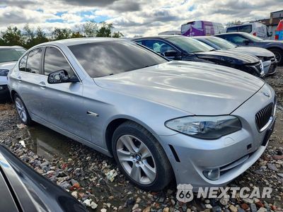 Czwarte zdjęcie samochodu z boku: 2013 BMW 528 XI VIN:WBAXH5C52DDW16130 - miniatura
