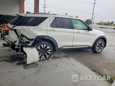 Trzecie zdjęcie samochodu z tyłu: 2026 FORD EXPLORER PLATINUM VIN:1FMUK8HH5TGA88040 - miniatura
