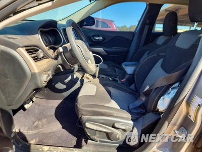 Zdjęcie 7 z 13 samochodu: 2017 JEEP CHEROKEE SPORT VIN:1C4PJLAB1HW641292 - miniatura