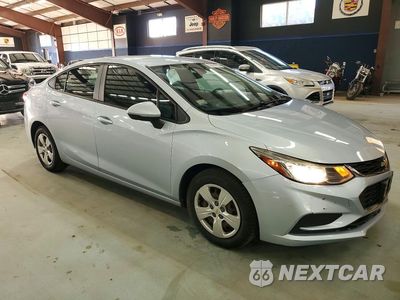 Czwarte zdjęcie samochodu z boku: 2017 CHEVROLET CRUZE LS VIN:1G1BC5SM0H7166754 - miniatura