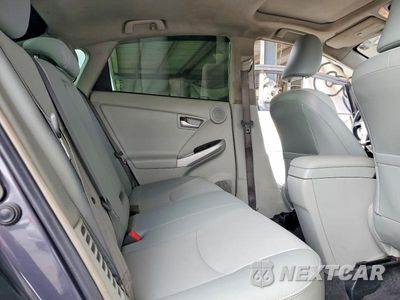 Zdjęcie 10 z 12 samochodu: 2012 TOYOTA PRIUS FOUR VIN:JTDKN3DU5C5455510 - miniatura