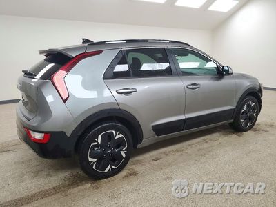 Trzecie zdjęcie samochodu z tyłu: 2024 KIA NIRO WIND VIN:KNDCR3L16R5101925 - miniatura