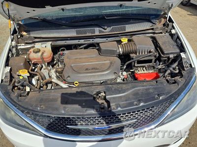 Zdjęcie 12 z 13 samochodu: 2019 CHRYSLER PACIFICA TOURING L VIN:2C4RC1BG9KR548263 - miniatura