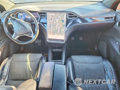 Zdjęcie 8 z 13 samochodu: 2016 TESLA MODEL X VIN:5YJXCBE29GF021906 - miniatura